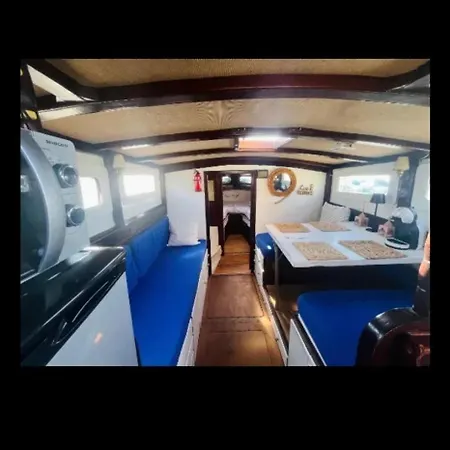 Hotel en barco La Pepa Valencia