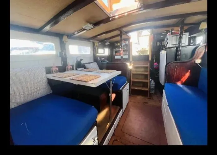 La Pepa Hotel en barco *