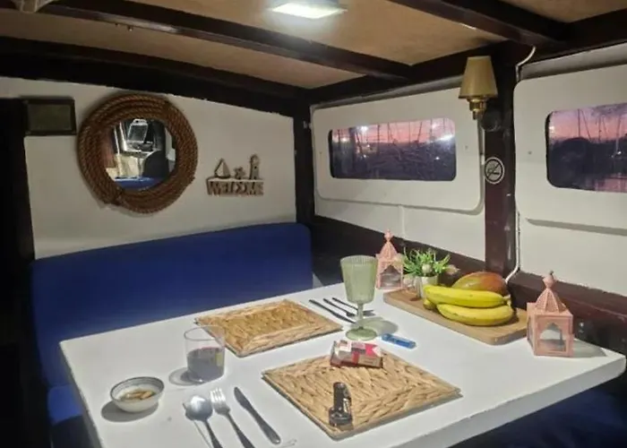 La Pepa Hotel en barco